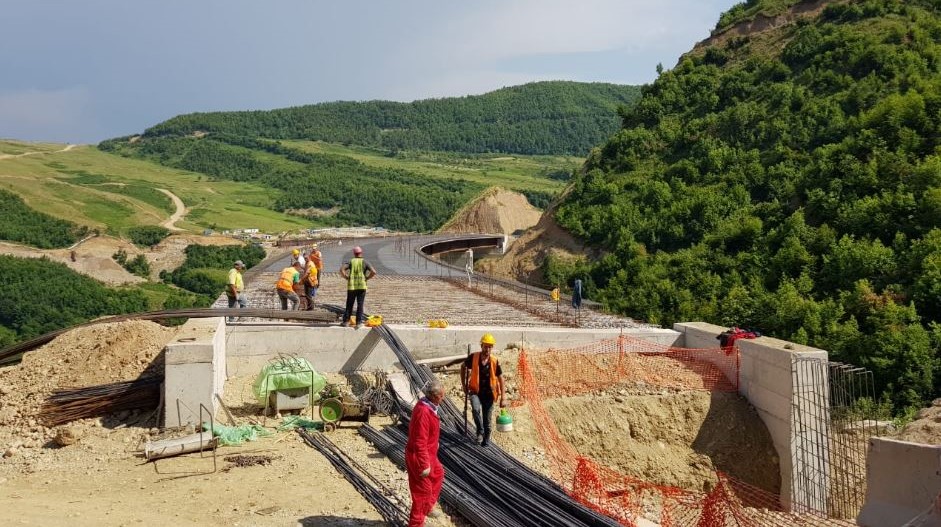 Miratohet kredia 56.8 mln USD per Qukes-Qafe Plloce, ja kur perfundon